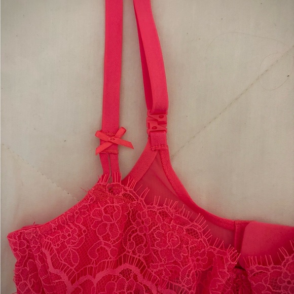Victoria's Secret Pink and Red Heart Bra Set - Picture 3 of 8